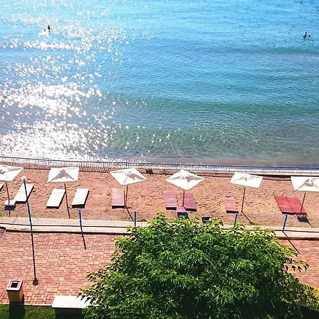 Akb Sea View Апартамент