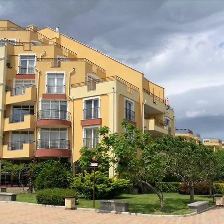 Апартамент Akb Sea View